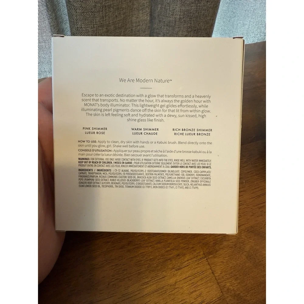 Monat Shimmering Radiance Body Luminizer & Perfect Finish Body Brush Illuminizer